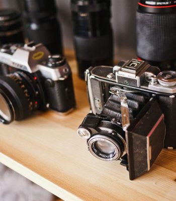 photo-1416339426675-1f96fd81b653